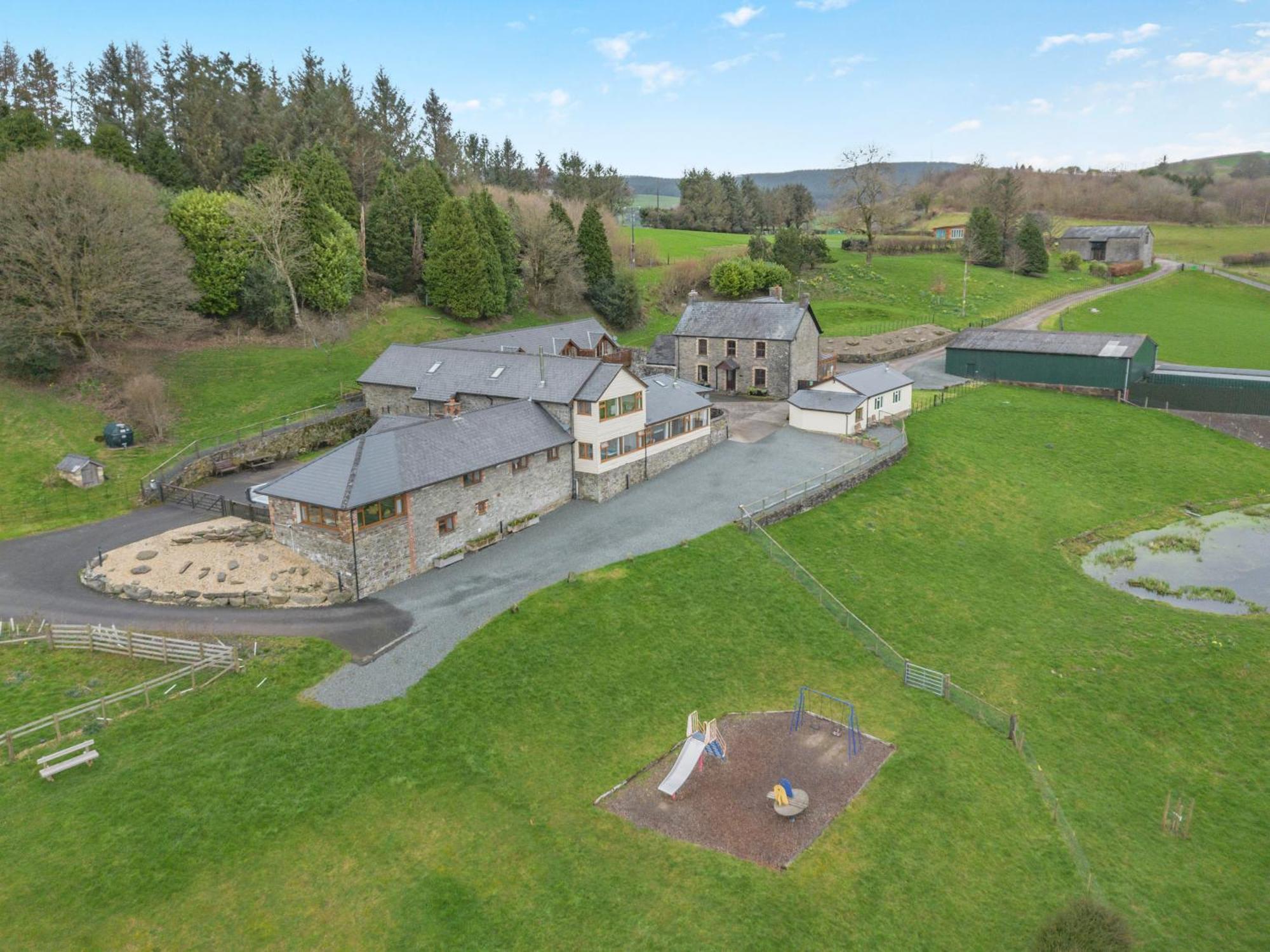 Vale Farm Cottages Брекон Экстерьер фото